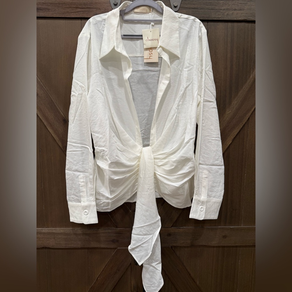 Choosy Women's White Tie-Front‎ Blouse